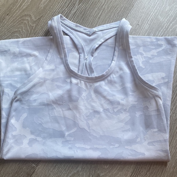 Lululemon Tank Top - Picture 4 of 5